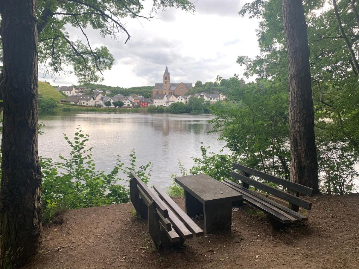 Ferienhaus Backesgarten Fuer 22 Personen Neichen ภายนอก รูปภาพ